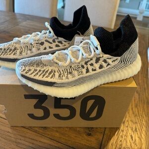 Yeezy 350- Mens 8.5-Brand new! Cross-listed